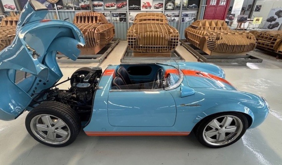 Tuksedo Studio Replica of Porche Spyder 550